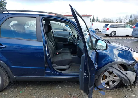 2011 Suzuki Sx4 Premium/Tech Valu Pkg (Nav) z USA, uszkodzony, nr VIN JS2YB5A32B6305377